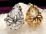 入れ替え可能 アラベスク模様 花唐草模様 ケージ型 ストーン入れ替えペンダントトップ 約16mmまでの天然石が入ります pe-s パワーストーン 天然石