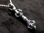 高品質シルバー 法器 五鈷杵 ヴァジュラ ペンダントトップ 縦40mm前後 1個売り Silver925