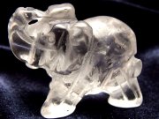 幸運の象徴 天然水晶 象 ゾウ 彫り置物 サイズ 約30mm×40mm前後 仕事で成功を収めたい方へ ブラジル産 パワーストーン 天然石