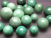 200gセット アベンチュリン チビ丸玉 直径約14-25mm 癒しとリラックスの石 砂金水晶 丸玉 さまざまな大きさの200gSet インド産 yam-nz パワーストーン 天然石