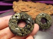 激安宣言 ゴールデンシャインオブシディアン 黒曜石 夫婦貔貅 ヒキュウ 彫り リングプレート 縦約33mm メキシコ産 geki-obG46 パワーストーン 天然石