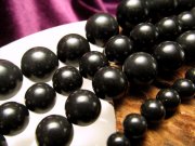 約10mm珠 ブラックシリカ 一連 約38-40cm 二酸化珪素・炭素などを含む 黒鉛珪石 北海道産 パワーストーン 天然石