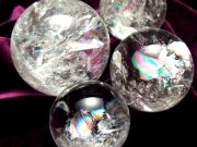 天然虹入り 水晶 丸玉 直径40mm-42mm すべての浄化と純粋さの象徴 お守りにも レインボークォーツ丸玉 ブラジル産 ma-s