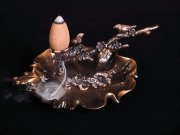 梅の木&蓮の葉 倒流香炉 高さ約5.1cm 最大幅約9.3cm 縁起物 春の訪れを告げる梅の花 倒流香 コーンタイプ &スティックタイプ用 真鍮合金製 動画あり