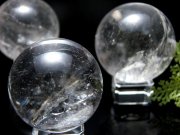 天然透明水晶 丸玉 直径38mm-40mm すべての浄化と純粋さの象徴 お守りにも クリスタルスフィア 水晶玉 ブラジル産 パワーストーン 天然石