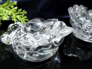 超透明 天然水晶 銭蛙 三本脚のカエル 彫刻置物 1個売り 幅約45mm-55mm 重さ30g-40g インテリアに 三本足のカエル 財を集めるかえる 極上蛙彫刻置物