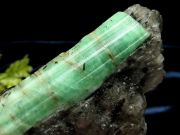 激レア エメラルド 結晶原石 母岩付き 最大幅66mm 重さ61g 四大宝石の1つ 『叡智』と『愛』の象徴 5月の誕生石 一点もの ブラジル産 ge-s パワーストーン