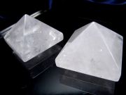 チビサイズ 水晶 ピラミッド 置物 高さ約20mm ピラミッドパワー 天然石 パワーストーン パワーストーン 天然石