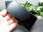 漆黒 黒水晶 モリオン ポイント 重さ262g 高さ約111mm 強力な邪気払い 浄化の黒い水晶 モリオン ポイント置物 チベット産 ok- パワーストーン 天然石