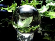 極上の透明感 5A 超透明 天然水晶 丸玉 重さ 175.6g φ50mm 極上天然石 クリスタル台座と豪華BOX付 光で浮かび上がる天使のハシゴ まるで幻想的な薄明光線