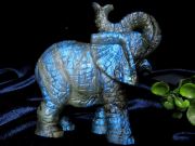 濃いめブルーシラー ラブラドライト ゾウ 彫刻置物 高さ89mm 重さ237g 鮮やか極上シラー インテリアに 繊細な天然石彫刻置物 くっきり美麗シラー
