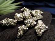 小粒タイプ パイライト 結晶 さざれ 約300g入り 粒の大きさ約7mm-15mm 上品に煌くパイライト結晶 高級感のある光沢 強力な邪気払いの石 小サイズ ペルー産