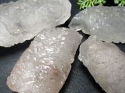 ヒマラヤ水晶 アイスクリスタル(ニルヴァーナクォーツ) 原石 重さ 20g-30g 1個売り 強力なパワーを持つ水晶 近年発見された水晶