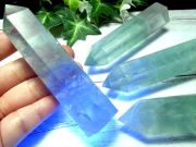 超透明高発色 蛍光フローライト ポイント 重さ120g-140g 1個売り 六角柱ポイント 鮮やかミントグリーン ブラックライトで蛍光する天然フローライト 蛍石 中国