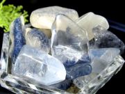 大粒タイプ デュモルチェライト イン クォーツ 原石さざれ 200g 美しい瑠璃色ストーン 浄化用 粒の大きさ 約10ミリ-25ミリ ブラジル産 パワーストーン 天然石