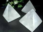 ホワイトカルサイト ピラミッド 置物 1個売り 幅約50mm×50mm 天然石 パワーストーン 強力な浄化の石 ピラミッドパワー パワーストーン 天然石