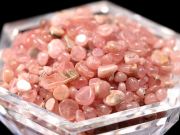 極小粒さらさらタイプ インカローズ さざれ 約100g 粒の大きさ約2ミリ-4ミリ 情熱的な恋をもたらす石 サザレ パワーストーン アルゼンチン産 hos