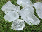 300g売りアイスデビル まるでカチ割り氷 透明水晶 ロッククリスタル 詰め合わせ 約6個-9個入り 氷のような美しい透明水晶 大自然の力強さ マダガスカル産