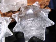 生命の源 天然水晶 太陽置物 最大幅約4cm-5cm 1個売り 太陽モチーフ インテリアや贈り物に 純粋と浄化を象徴する万能パワーストーン