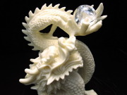 天然水晶丸玉付き 龍神 丸玉付き 置物 幅110mm前後 高さ135mm 大人気 天然水晶 約30mm-35mm のドラゴンボール 龍玉 付き 大吉開運 ドラゴン