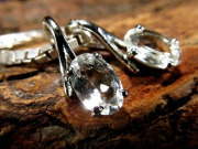 数量限定 ペタライト 葉長石 オーバルカット ペンダントトップ 石サイズ縦約7mm×5mm 約3.0ct 1個売り 超透明宝石質 天使の石 ネガティブなエネルギーを浄化