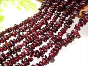 ガーネット さざれ連 約3mm-7mm 一連 約37-39cm 濃厚赤色 サザレ連 サザレ 柘榴石 パワーストーン 天然石