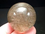 透明度抜群 繊細 シルバールチルクォーツ 丸玉 台座付 直径約38mm 重さ75g 上品なバランス ギラギラ針 限定1点物 ブラジル産 パワーストーン 天然石
