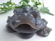 福運をもたらす笑顔の石 笑口メノウ 銭蛙 彫刻置物 最大幅125mm 瑪瑙 アゲート 笑福開運 幸運を運び込む 魔除けと財運の共存 ブラジル産