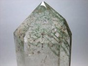 虹入り 5A 鏡花水月 グリーンガーデン 連層ファントムクォーツ ポイント置物 専用木製台座付き 高さ約169mm 重さ811g エメラルドグリーンガーデン水晶