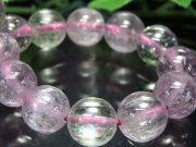店頭展示中 激レア・くっきり虹入り 5A クンツァイト ブレスレット 10mm-10.5mm×19珠 きらりと目を引くキャッツアイ効果の珠も キラキラ反射 リチア輝石