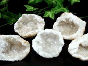 セット売り キラキラ 天然タイプ ちびジオード 昌洞 ハーフカット 約100gセット 美結晶 天然石 空間浄化にもインテリアにも最適 モロッコ産 パワーストーン