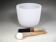 癒しの音色 Mサイズ クリスタル シンギングボウル マレット[枹 ばち ]付き 高さ約16cm 幅約17.5cm 風水グッズ 空間・天然石アクセサリー浄化 瞑想鈴