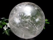 店頭展示中 全てを超える特大レインボー 巨大水晶丸玉 天然虹入り水晶 クリスタルスフィア 回転台座付き 重さ 3274g φ113mm すべての浄化と純粋さの象徴
