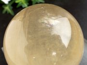 別格 透明 虹入り 4A ゴールデン カルサイト 丸玉 台座付 直径77mm 重さ688g 繁栄と成功の象徴 丸玉置物 一点もの メキシコ産