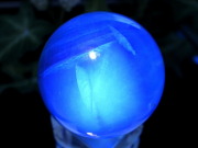 5A 虹入り 蛍光エメラルドグリーン フローライト 丸玉 台座付き 直径約34mm 重さ66g 大人気丸玉 天才の石 つやつや光沢 一点もの 蛍石 アメリカ産