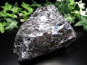 テラヘルツ鉱石 原石 最大幅130mm 重さ704g つやつや光沢 話題の 高純度 テラヘルツ 鉱石 2026年 検査機関にて検査済み 本物保証 返品保証 パワーストーン
