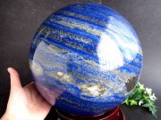 店頭展示中 特大サイズ 層バランス抜群 ラピスラズリ 丸玉 台座付 直径230mm 重さ22386g ノゼアン つやつや光沢のある紺色 幸運を呼び寄せる ラピスラズリ