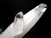激レア ゴールデンファントム入り ヒマラヤ産 水晶 結晶原石 専用木製台座付 重さ 676g ヒマラヤの神々しき息吹を宿して ファントムの層が増幅する