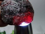 努力が実る石 ガーネット ナチュラル原石 1個売り 100g-120g 深紅の輝き 大人気のナチュラルタイプの天然石 柘榴石 1月誕生石 ロードライト&アルマンダイン