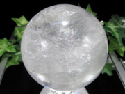 虹入り 4A ホワイトカルサイト 丸玉 台座付 直径74mm 重さ572g エネルギーの増幅と強力な浄化の石 神秘的な美しさ 方解石 ブラジル産 パワーストーン 天然石