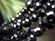 激安宣言 小サイズビーズ 約3.5mm-4mm前後 ブラックスピネル キラキラ多面カット 一連 約37-39cm 目標達成のお守り 8月の誕生石 ネックレス・ピアスなどにも