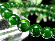 濃縮グリーンカラー3A+ クロムダイオプサイト ブレスレット 7mm-7.5mm×27珠 透明宝石質 自然の癒しを感じる深緑色 知恵と叡智の石 一点もの ロシア産