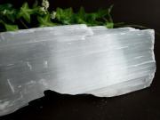 特大サイズ 高品質 透明感有り ナチュラルセレナイト 原石 長さ 245mm 重さ 942g ナチュラルな削りだし カルマの浄化・癒しの天然石インテリア 透石膏