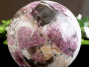 新種のペグマタイト ユニコーンストーン 丸玉 置物 直径73mm 重さ 542.4g レピドライトやピンクトルマリン・スモーキークォーツの共生