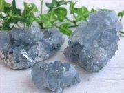 極上アイスブルー 5A セレスタイト クラスター 原石 1個売り 300g-350g キラキラ輝く美しい空色結晶 強力な浄化効果とヒーリング能力 マダガスカル産