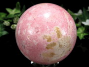 無条件の愛と癒し ピンクゾイサイト 丸玉 台座付 直径 56mm 重さ 297.2g 恋愛成就と積極性を引き出す石 心を包み込む 優しいピンクの光 スフィア 一点物