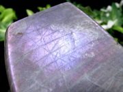 激レア パープルシラー パープルシラー ラブラドライト 磨き原石 最大幅 93mm 重さ 446g 鮮やかシラー 信念を貫く力 極上天然石 月や太陽を象徴する石