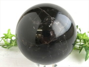 漆黒の大玉 モリオン 黒水晶 丸玉 台座付 直径約105mm 重さ約1648g 魔除け 厄除けの黒い水晶 激レア 一点もの チベット産 パワーストーン 天然石