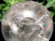 店頭展示中 ライモナイト入り 天然水晶 虹入り 丸玉 台座付き φ52mm 重さ 192g レインボー水晶 すべての浄化と純粋さの象徴 極上天然石 一点もの ブラジル産