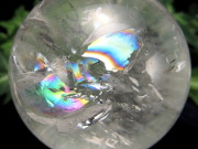 天然水晶 虹入り 丸玉 台座付き φ55.5mm 重さ 255.5g レインボー水晶 すべての浄化と純粋さの象徴 極上天然石 一点もの ブラジル産 パワーストーン 天然石